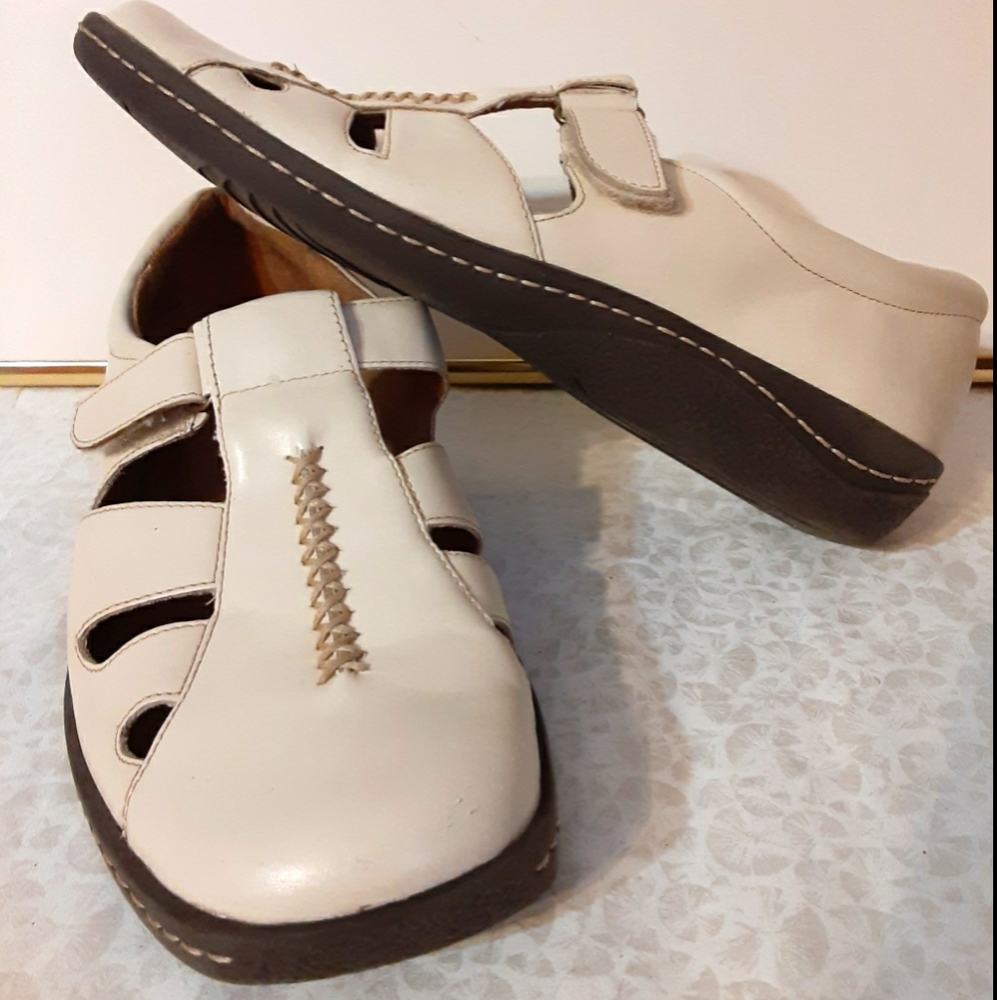 Naturalizer 7.5W Shoe/Sandal Close Toe